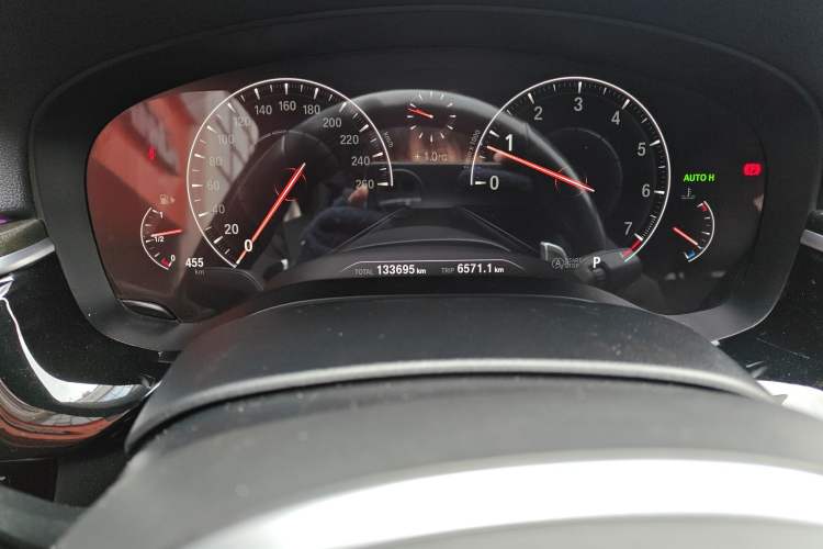 Used BMW 6 Series GT 2019 630i M Sport Package Odometer Close Up