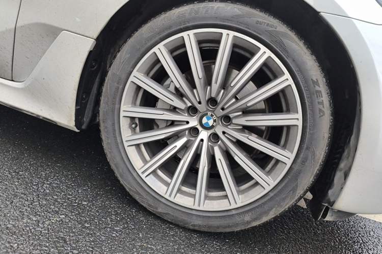 Used BMW 6 Series GT 2019 630i Luxury Design Package Right Front Wheel Hub