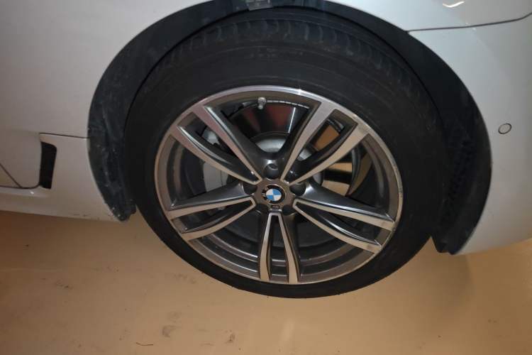 Used BMW 6 Series GT 2019 630i M Sport Package Right Front Wheel Hub