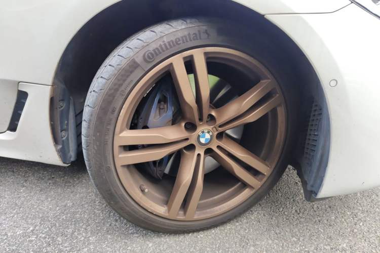 Used BMW 6 Series GT 2019 630i M Sport Touring Edition Right Front Wheel Hub