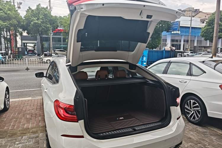 Used BMW 6 Series GT 2019 630i Luxury Design Package Trunk