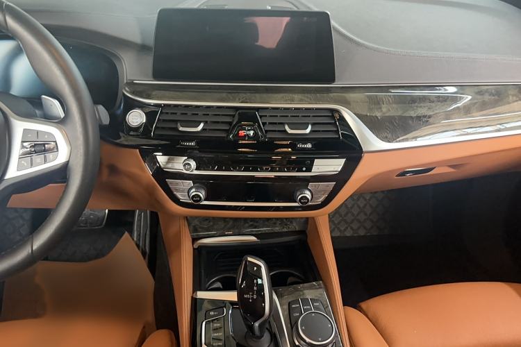 Used BMW 6 Series GT 2020 630i M Sport Package Audio And AC Panel