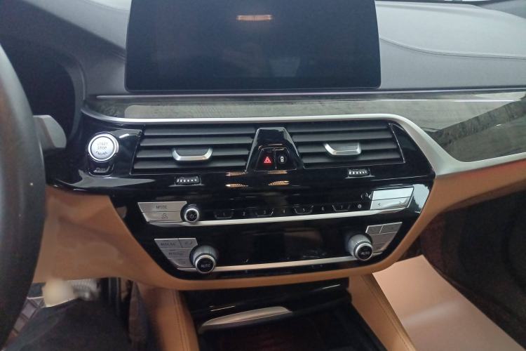 Used BMW 6 Series GT 2020 630i M Sport Package Audio And AC Panel