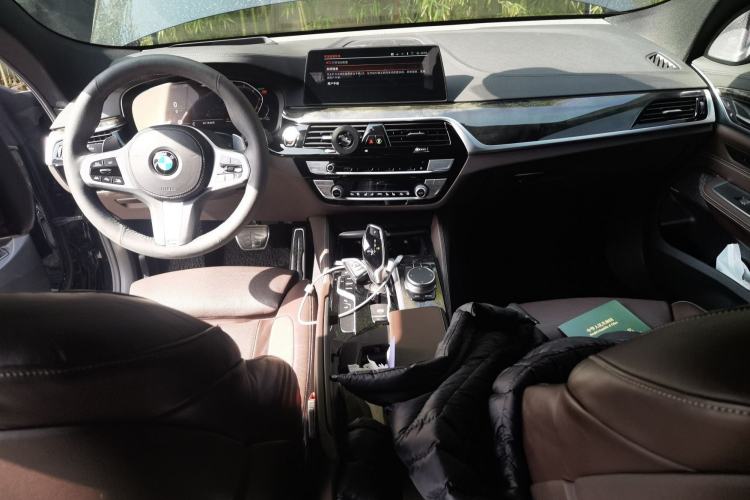Used BMW 6 Series GT 2020 630i M Sport Touring Edition Center Console