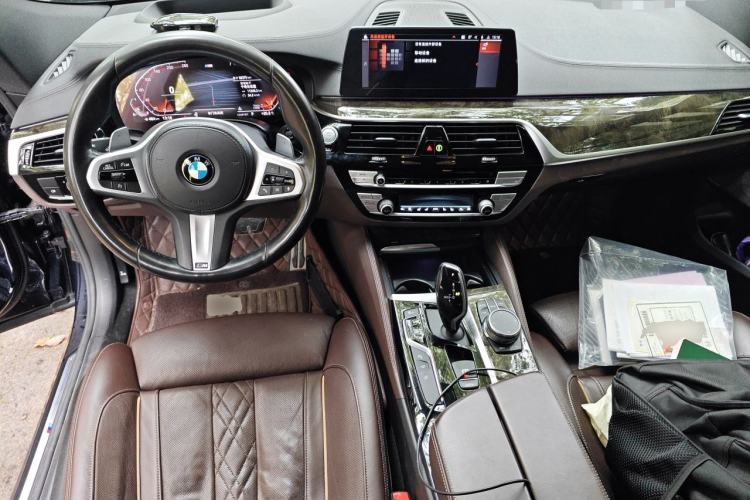 Used BMW 6 Series GT 2020 630i M Sport Touring Edition Center Console