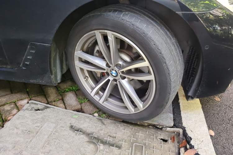 Used BMW 6 Series GT 2020 630i M Sport Package Right Front Wheel Hub