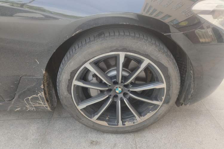Used BMW 6 Series GT 2020 630i Luxury Design Package Right Front Wheel Hub
