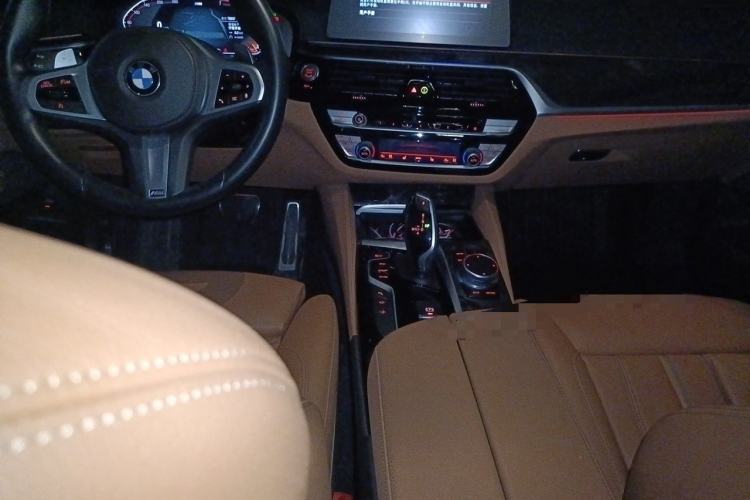 Used BMW 6 Series GT 2020 630i M Sport Package Center Console
