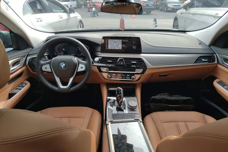 Used BMW 6 Series GT 2020 630i Luxury Design Package Center Console