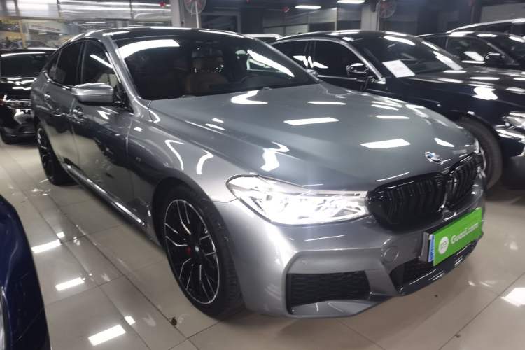 Used BMW 6 Series GT 2020 630i M Sport Package Front Right 45 Deg