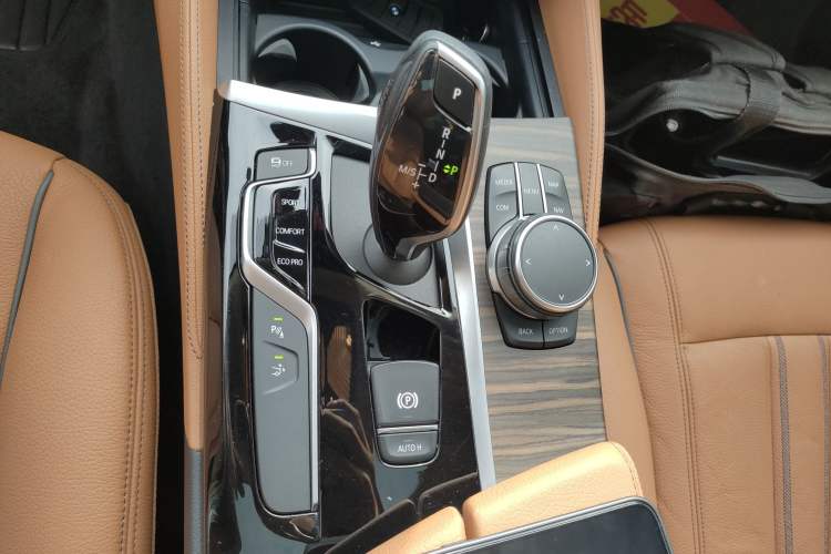 Used BMW 6 Series GT 2020 630i Luxury Design Package Gear Lever