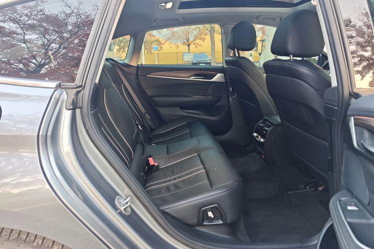 Used BMW 6 Series GT 2020 630i Luxury Design Package Interior 10