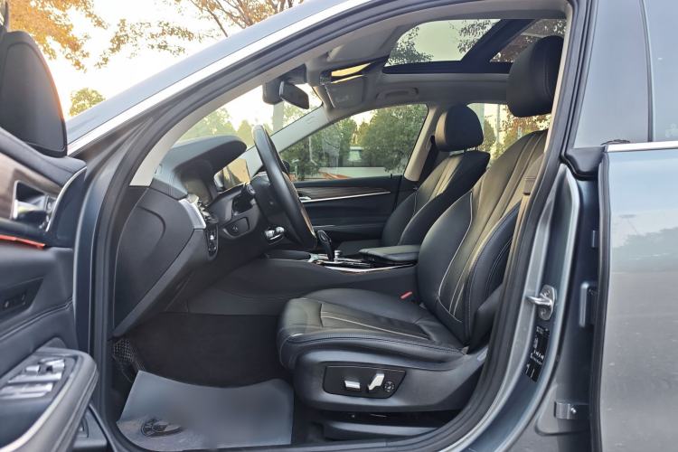 Used BMW 6 Series GT 2020 630i Luxury Design Package Interior 5