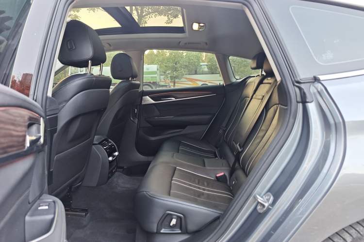 Used BMW 6 Series GT 2020 630i Luxury Design Package Interior 6