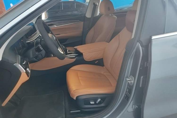 Used BMW 6 Series GT 2020 630i Luxury Design Package Left Front Seat