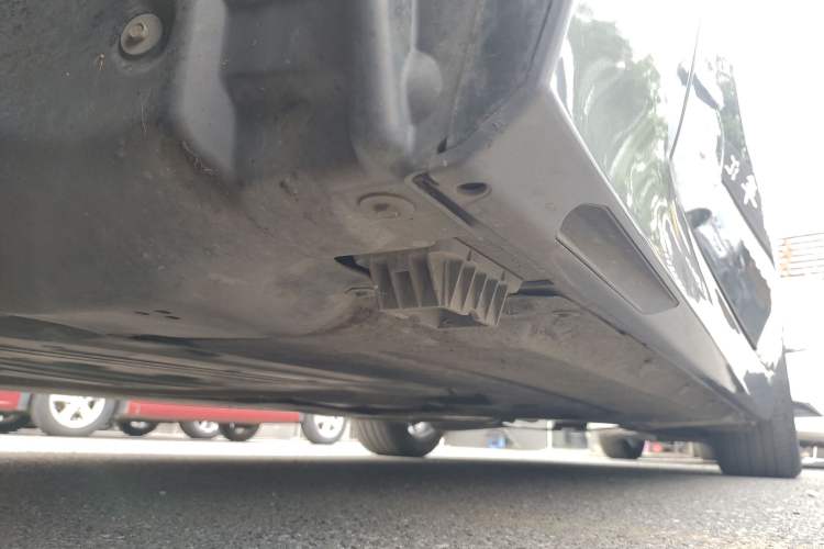 Used BMW 6 Series GT 2020 630i Luxury Design Package Left Side Sill