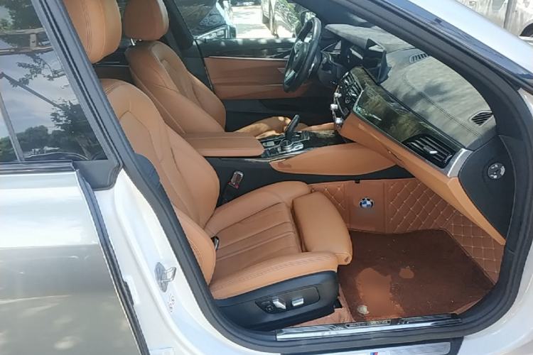 Used BMW 6 Series GT 2020 630i M Sport Package Right Front Seat