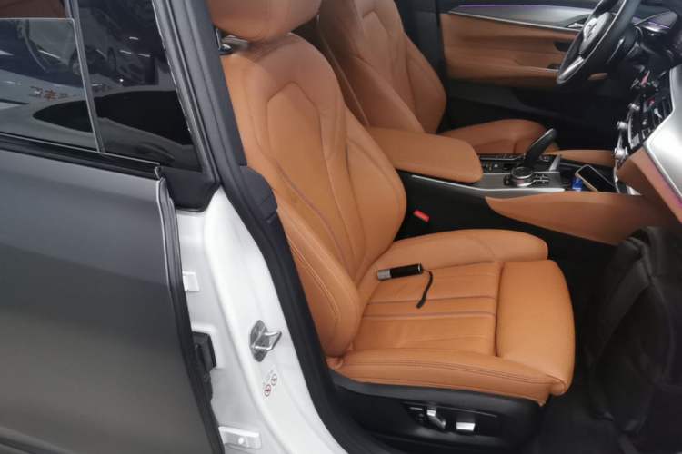Used BMW 6 Series GT 2020 630i M Sport Package Right Front Seat