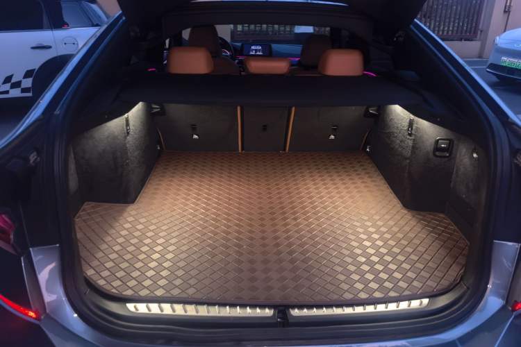 Used BMW 6 Series GT 2020 630i M Sport Package Trunk