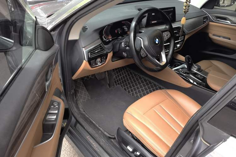 Used BMW 6 Series GT 2020 630i Luxury Design Package Driver Seat