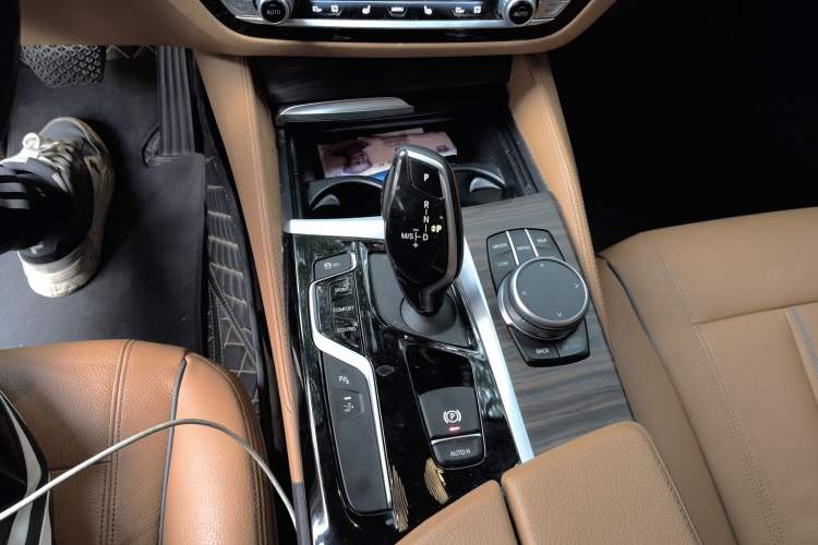 Used BMW 6 Series GT 2020 630i Luxury Design Package Gear Lever