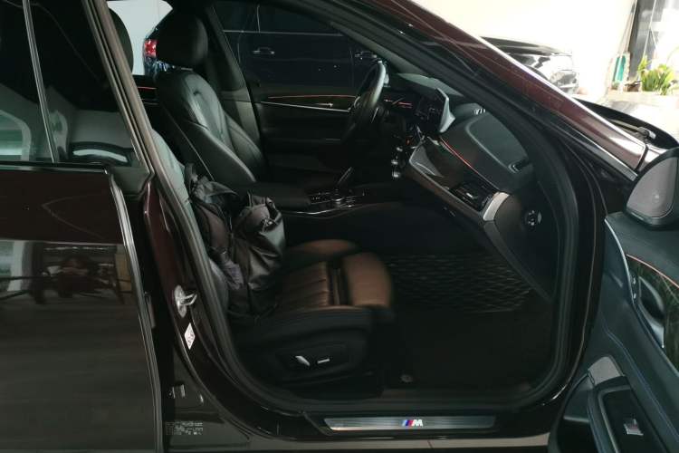Used BMW 6 Series GT 2020 630i M Sport Package Right Front Seat