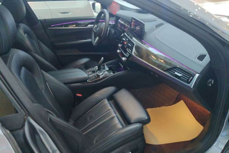 Used BMW 6 Series GT 2020 630i M Sport Package Right Front Seat