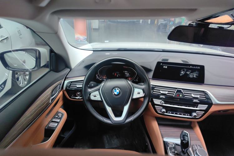 Used BMW 6 Series GT 2020 630i Luxury Design Package Center Console