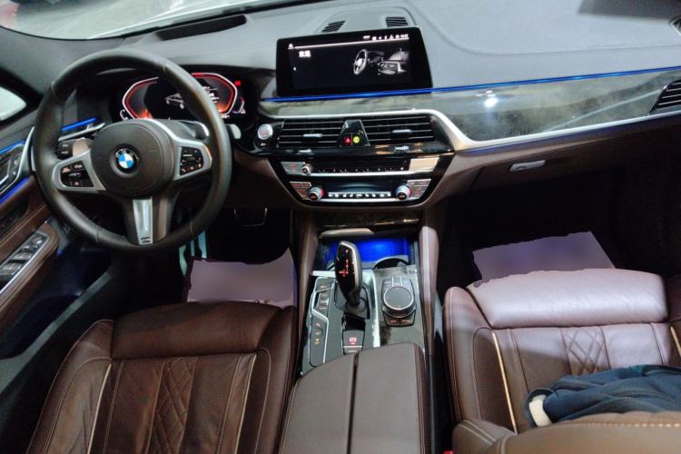 Used BMW 6 Series GT 2020 630i M Sport Touring Edition Center Console