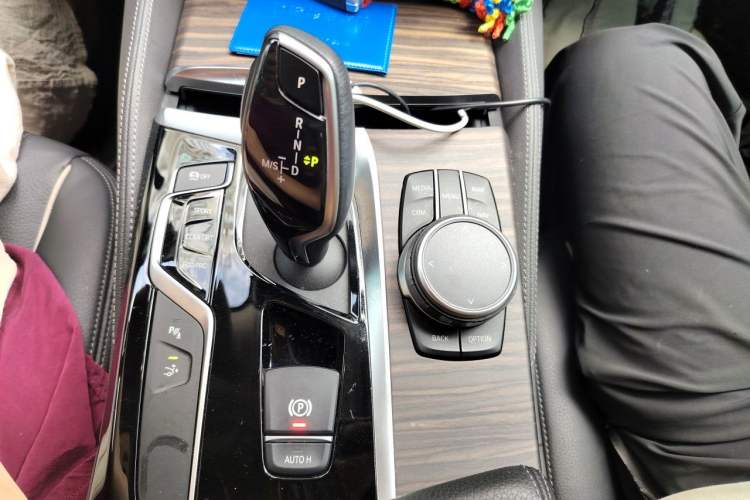 Used BMW 6 Series GT 2020 630i Luxury Design Package Gear Lever