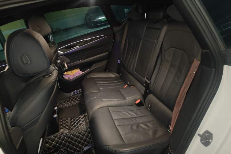Used BMW 6 Series GT 2020 630i M Sport Package Left Rear Seat