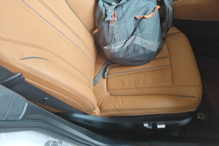Used BMW 6 Series GT 2020 630i Luxury Design Package Right Front Seat
