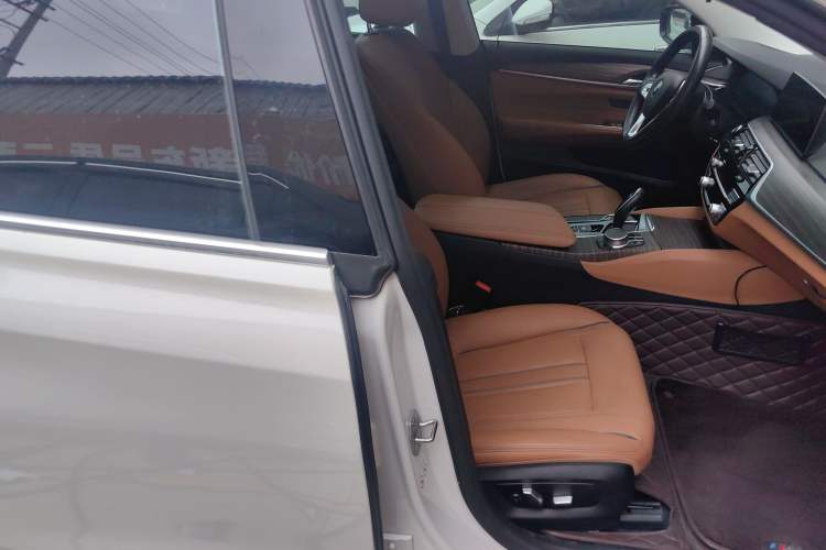 Used BMW 6 Series GT 2020 630i Luxury Design Package Right Front Seat