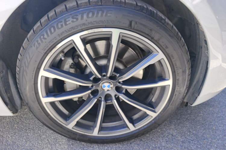 Used BMW 6 Series GT 2020 630i Luxury Design Package Right Front Wheel Hub