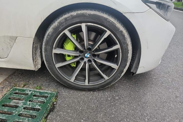 Used BMW 6 Series GT 2020 630i Luxury Design Package Right Front Wheel Hub