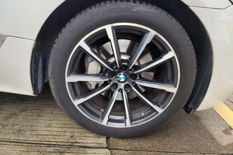 Used BMW 6 Series GT 2020 630i Luxury Design Package Right Front Wheel Hub
