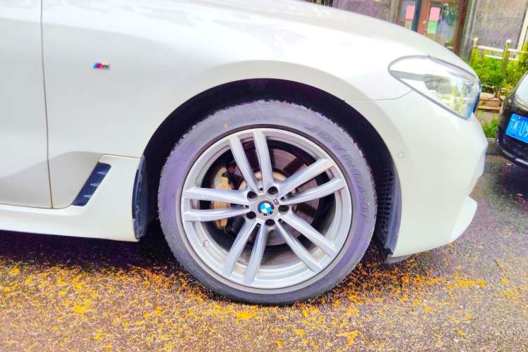 Used BMW 6 Series GT 2020 630i M Sport Package Right Front Wheel Hub