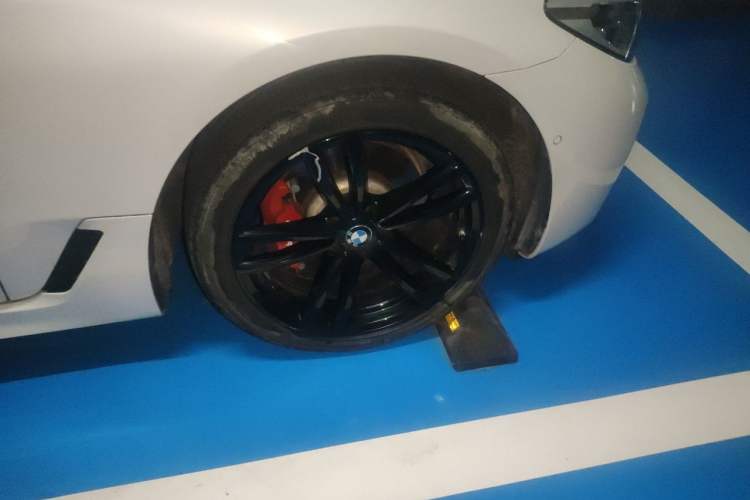 Used BMW 6 Series GT 2020 630i M Sport Package Right Front Wheel Hub