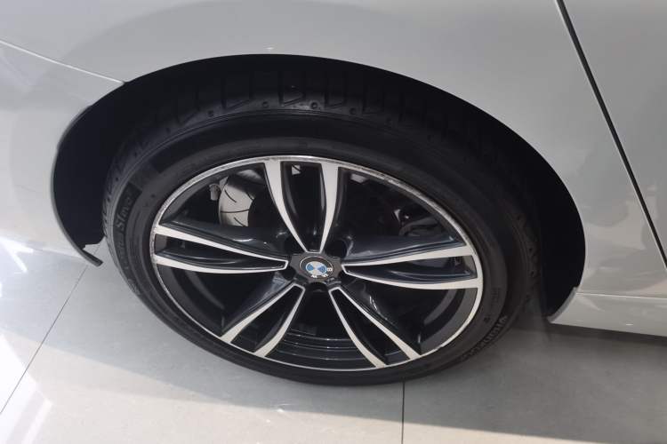 Used BMW 6 Series GT 2020 630i M Sport Package Right Rear Wheel Hub