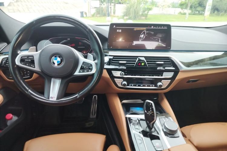 Used BMW 6 Series GT 2021 630i M Sport Package Center Console