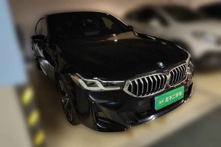 Used BMW 6 Series GT 2021 630i M Sport Package Front Right 45 Deg