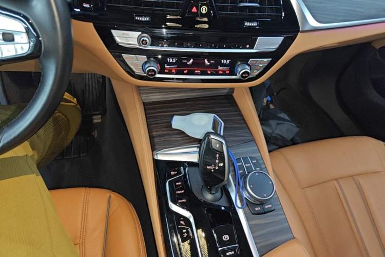 Used BMW 6 Series GT 2021 Updated 630i Luxury Design Package Gear Lever