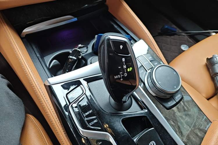 Used BMW 6 Series GT 2021 630i M Sport Package Gear Lever