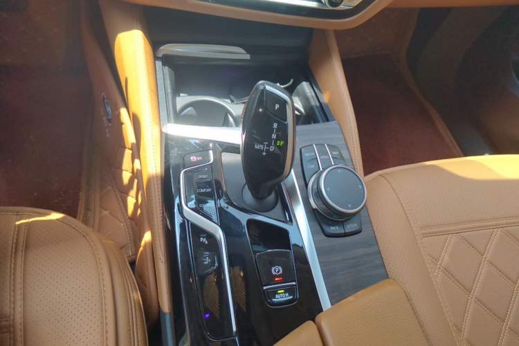 Used BMW 6 Series GT 2021 630i Luxury Design Package Gear Lever