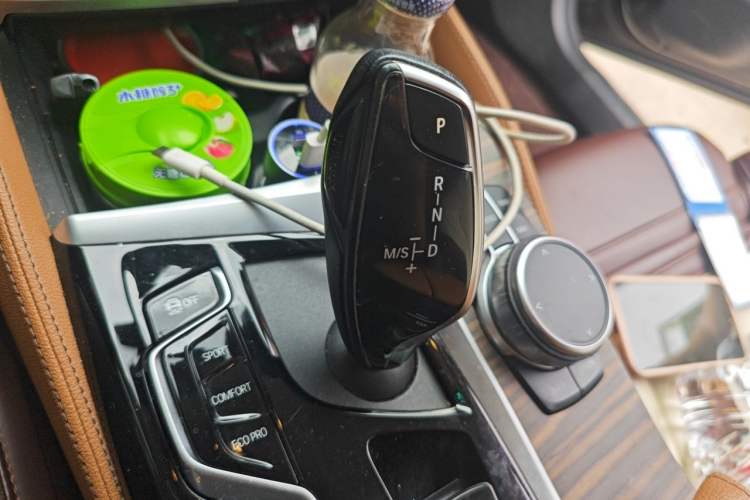 Used BMW 6 Series GT 2021 Updated 630i Luxury Design Package Gear Lever
