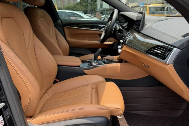 Used BMW 6 Series GT 2021 630i M Sport Package Interior 1