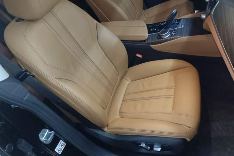 Used BMW 6 Series GT 2021 Updated 630i Luxury Design Package Right Front Seat