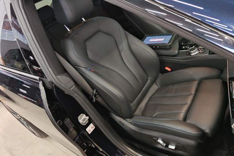Used BMW 6 Series GT 2021 Restyled 630i M Sport Package Right Front Seat