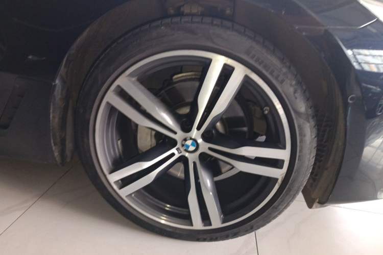 Used BMW 6 Series GT 2021 Restyled 630i M Sport Package Right Front Wheel Hub
