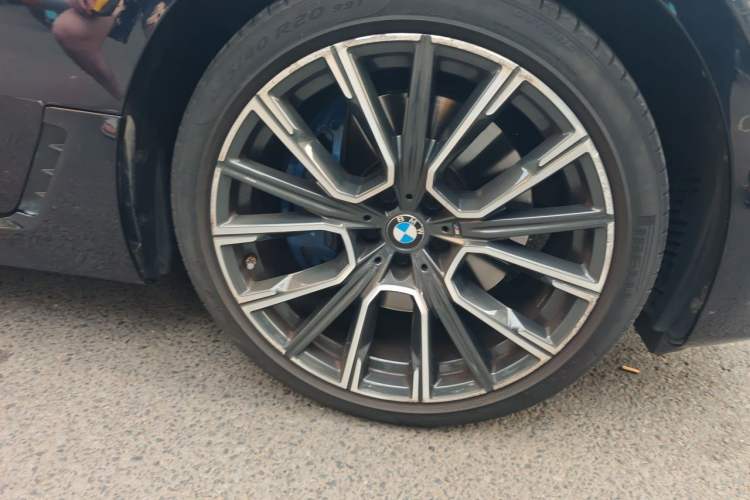 Used BMW 6 Series GT 2021 630i M Sport Grand Touring Edition Right Front Wheel Hub